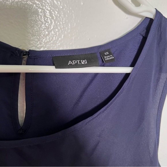 Apt. 9 Sleeveless Blouse Scoop Neck Navy Blue Pleated Back - Picture 8 of 9